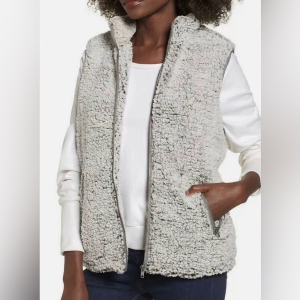 Thread & Supply Charcoal Sherpa Vest
